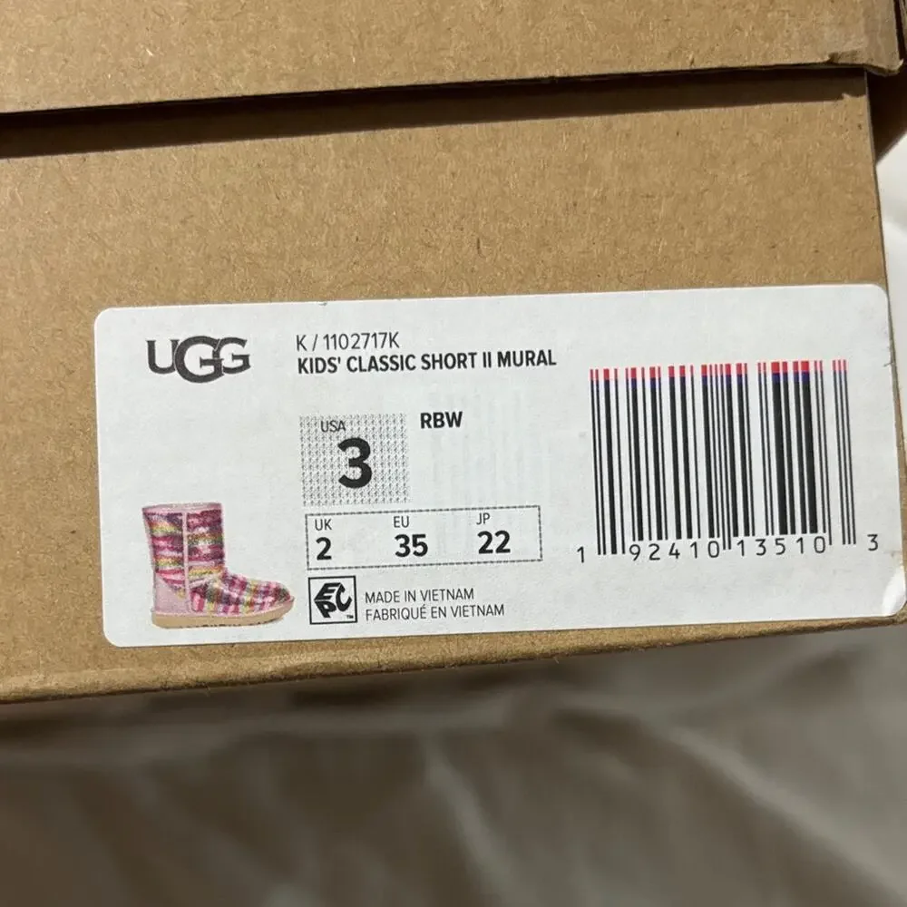UGG 3 Kids' Classic Short II Colorful Mural Boots in RBW rainbow sequine euc box